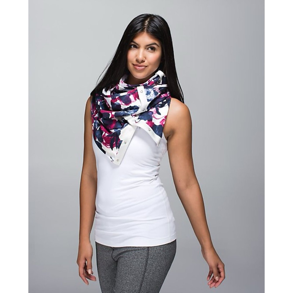 Lululemon Vinyasa Scarf In Inky Floral One Size